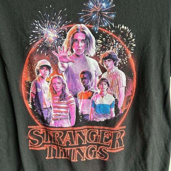 🧡 3/$15 - Stranger Things Black T-Shirt Medium - Picture 3 of 8